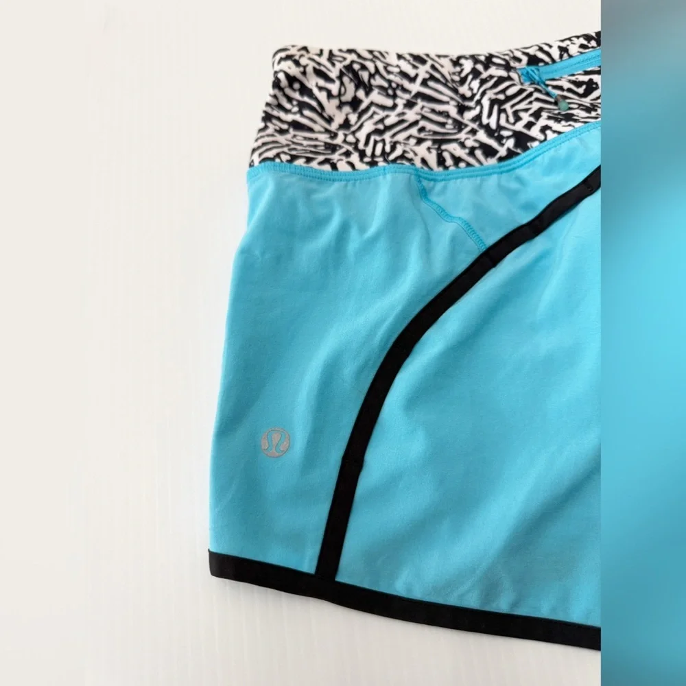 LULULEMON Fresco Blue / Mini Brushed Animal Run Times 4-Way Stretch Shor…